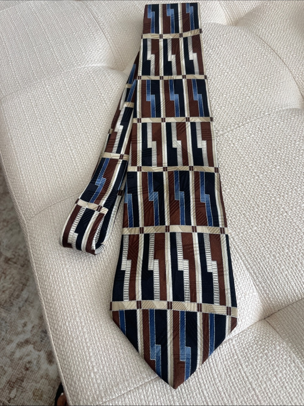 All SILK men’s tie